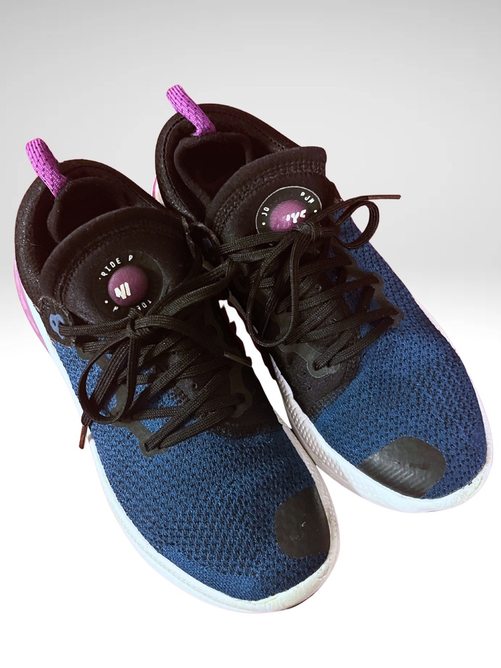 Nike Women's Blue Knit Athletic Sneakers with Pink Pull Tabs